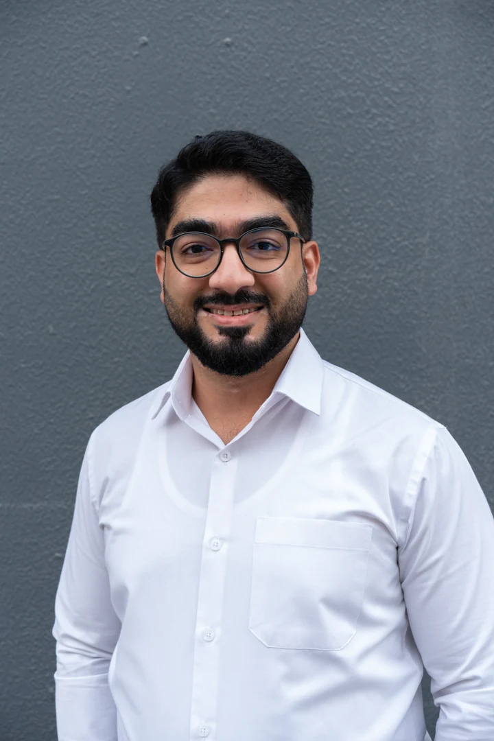 Waqar Ahmed, Accountant